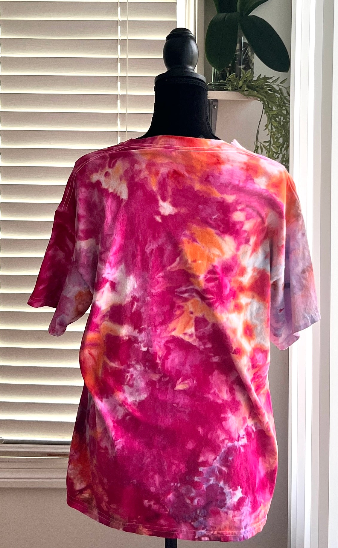 SIZE LARGE - PEACHY PINK TIE DYE T-SHIRT