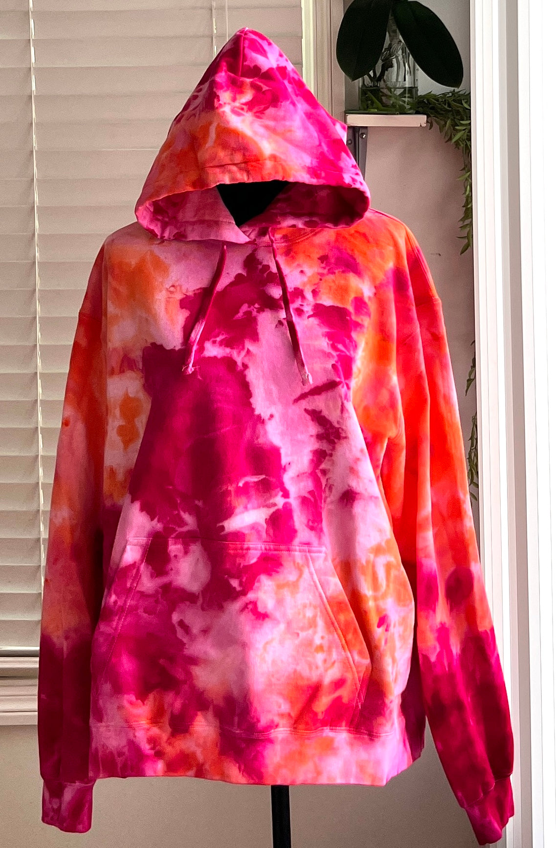 SIZE XL - STRAWBERRY PEACH HOODIE TIE DYE