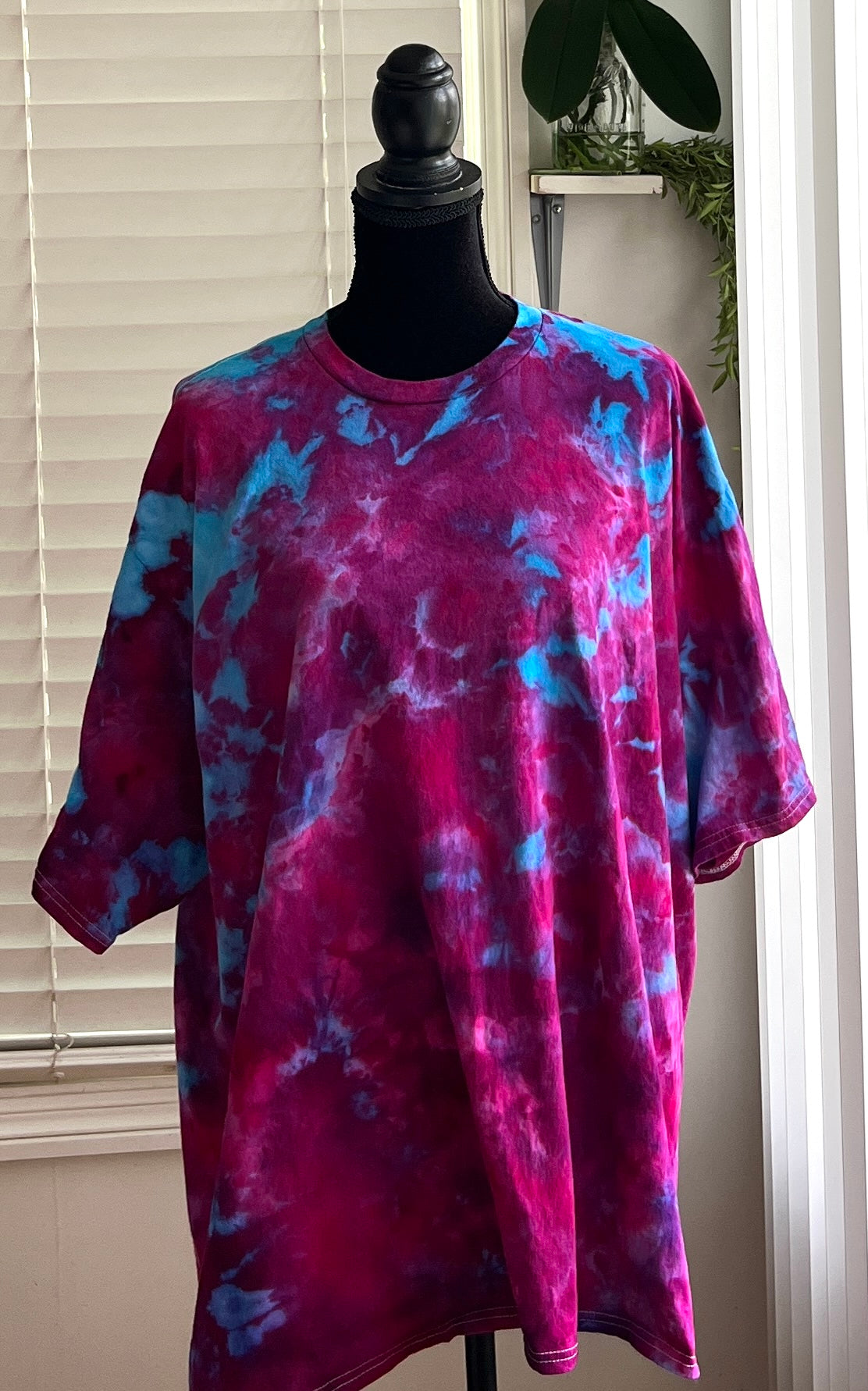 SIZE 4XL - RASPBERRY BERET TIE DYE T-SHIRT (SLIGHT DAMAGE/SEE PIC)