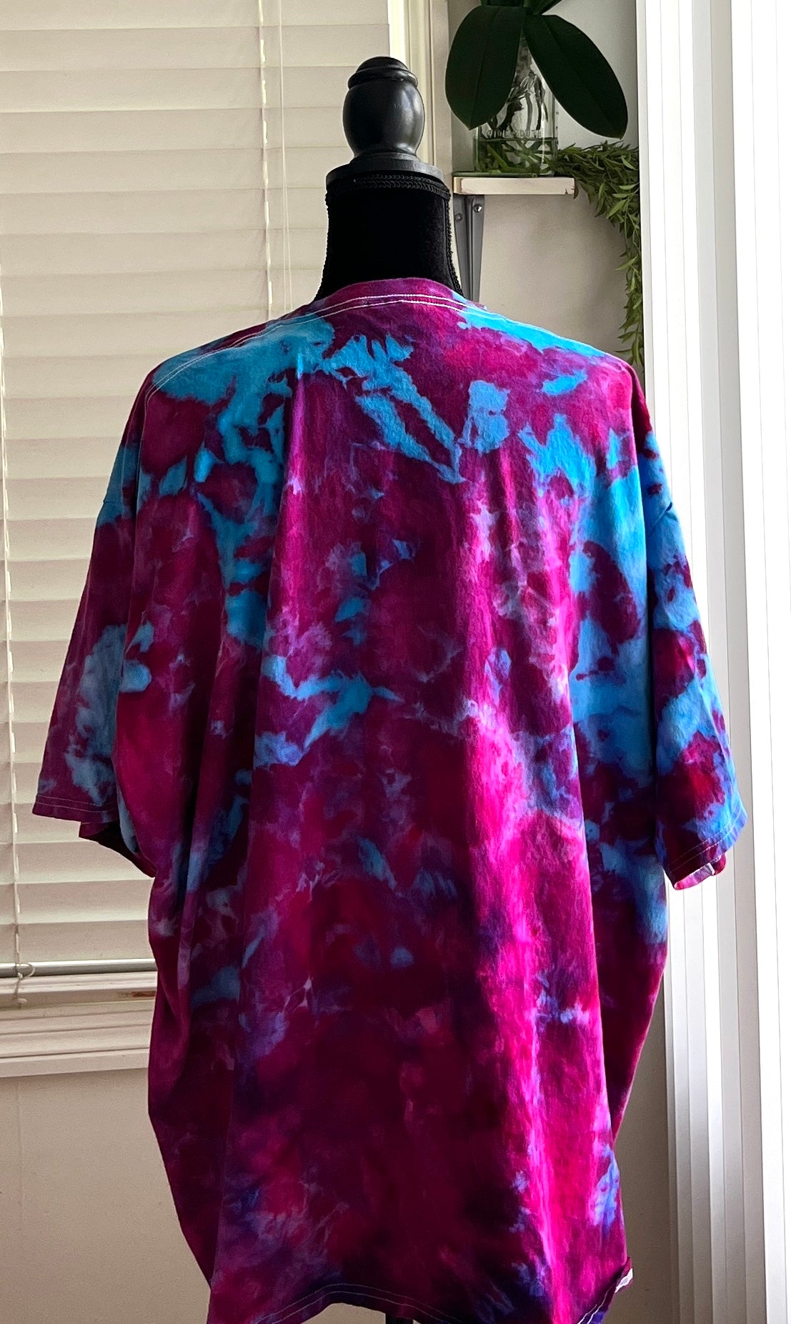 SIZE 4XL - RASPBERRY BERET TIE DYE T-SHIRT (SLIGHT DAMAGE/SEE PIC)