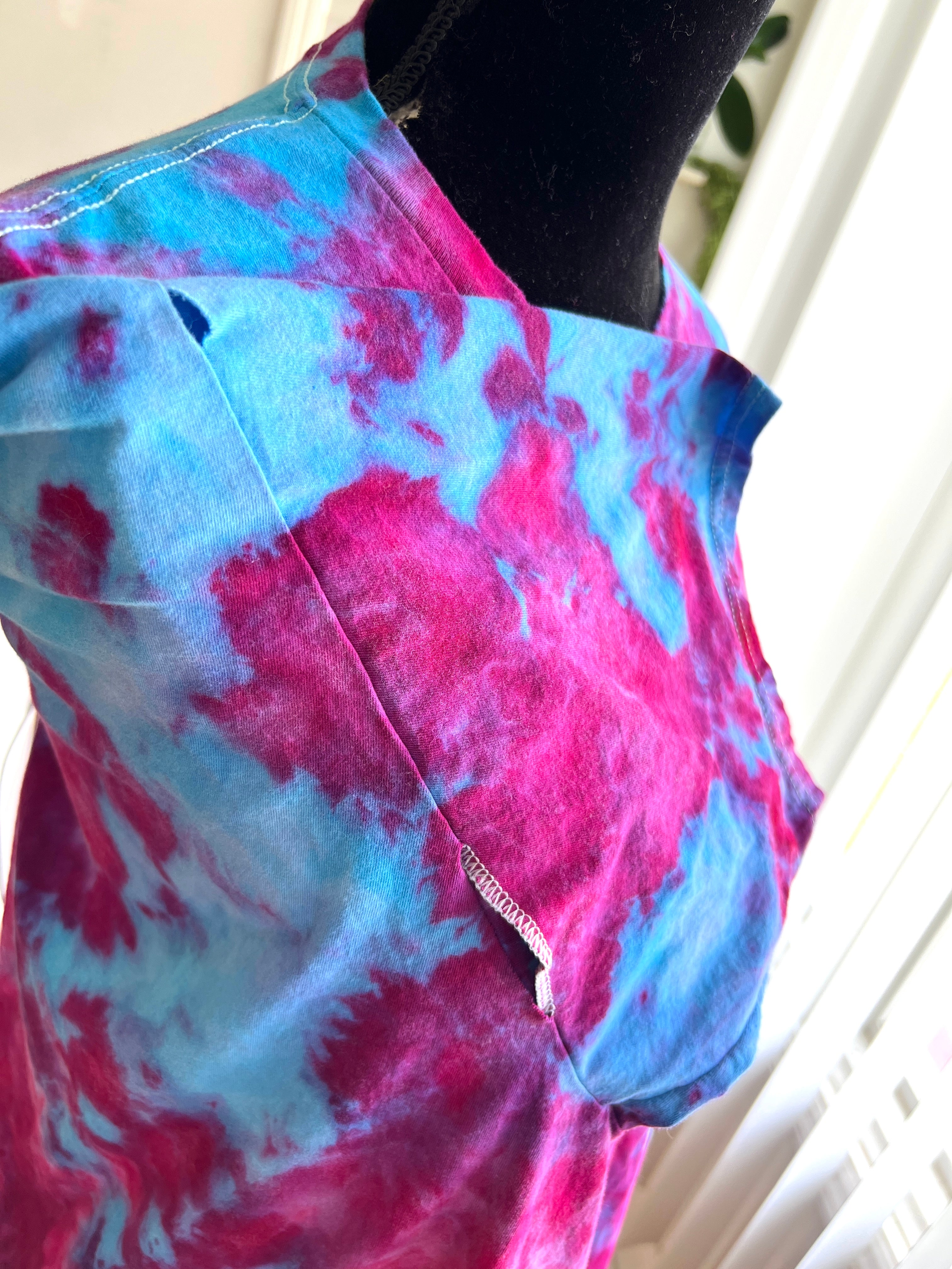 SIZE 4XL - RASPBERRY BERET TIE DYE T-SHIRT (SLIGHT DAMAGE/SEE PIC)
