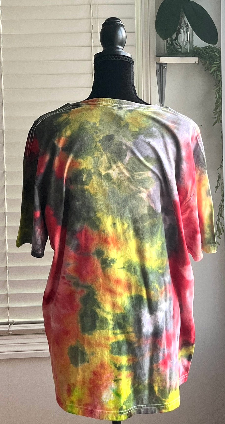 SIZE XLARGE - MELTED CRAYONS TIE DYE T-SHIRT