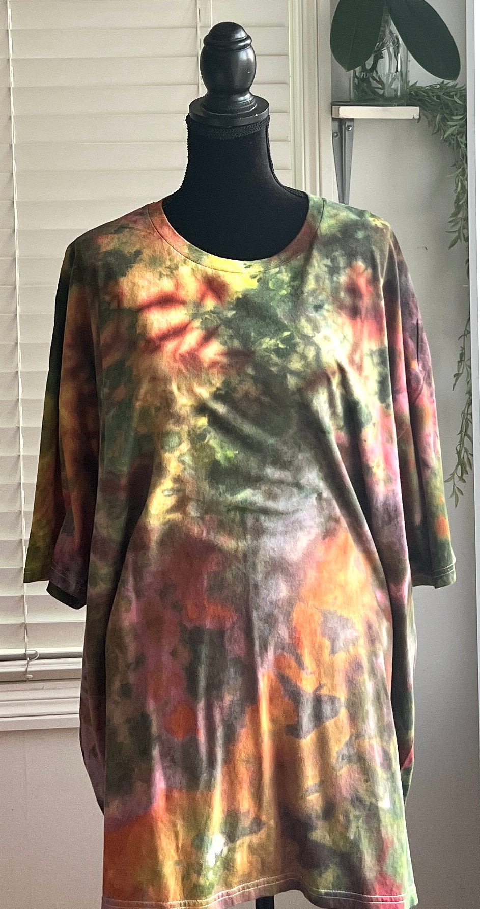SIZE 4X-LARGE - MELTED CRAYONS TIE DYE T-SHIRT