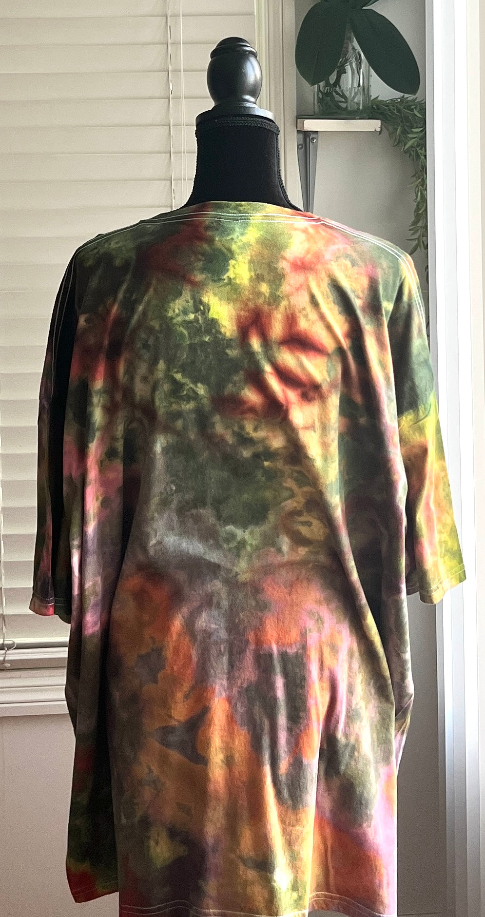 SIZE 4X-LARGE - MELTED CRAYONS TIE DYE T-SHIRT