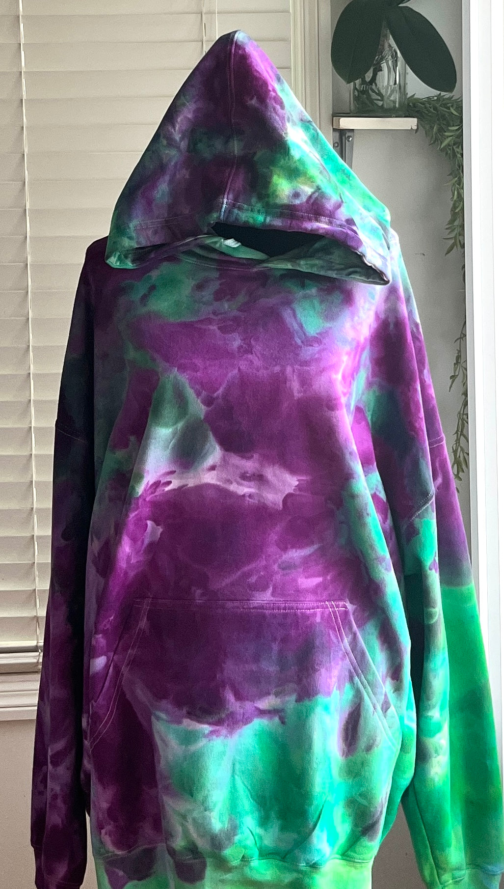 SIZE 4X-LARGE - JUICY BEETLE TIE DYE HOODIE