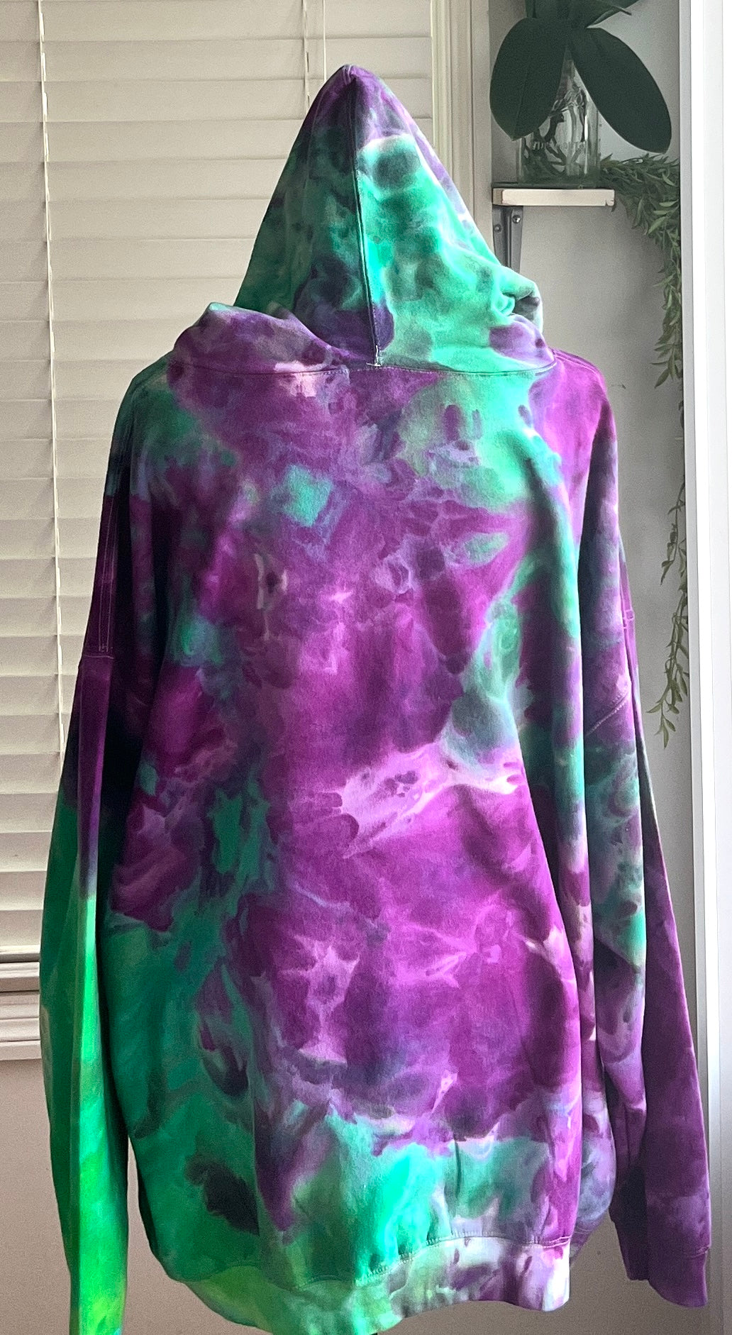 SIZE 4X-LARGE - JUICY BEETLE TIE DYE HOODIE