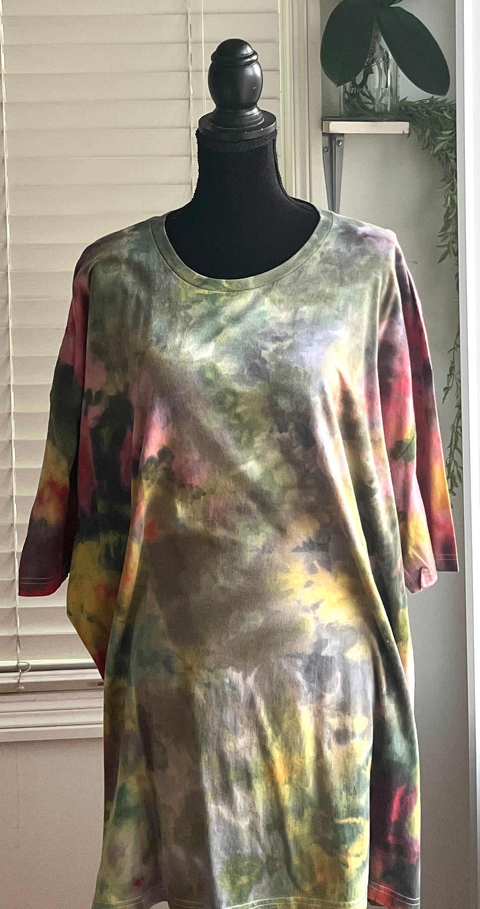 SIZE 5X-LARGE - MELTED CRAYONS TIE DYE T-SHIRT