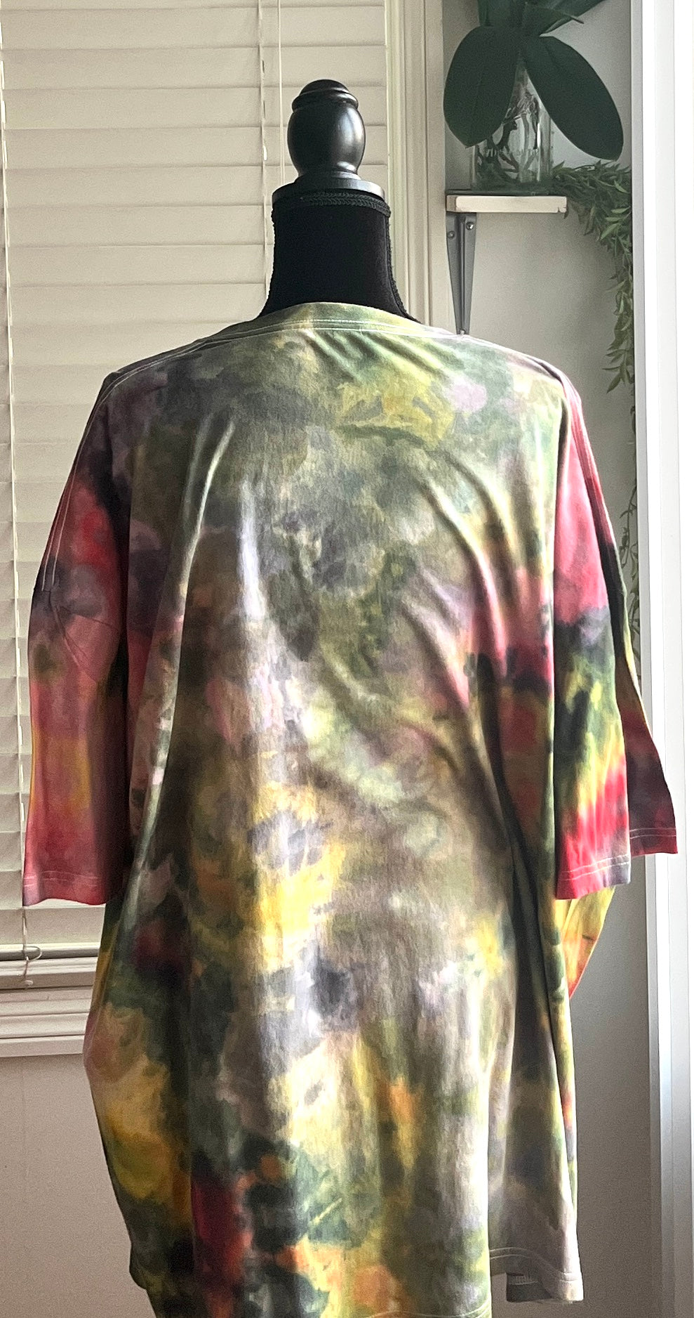 SIZE 5X-LARGE - MELTED CRAYONS TIE DYE T-SHIRT