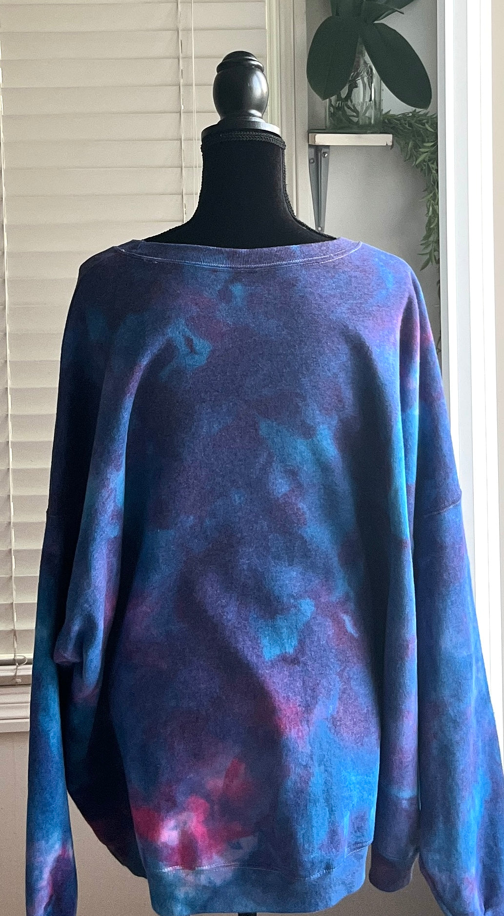 SIZE 5X-LARGE - 50/50 COTTON BLEND VINTAGE LOOK PURPLE BLUEBERRY CREWNECK TIE DYE